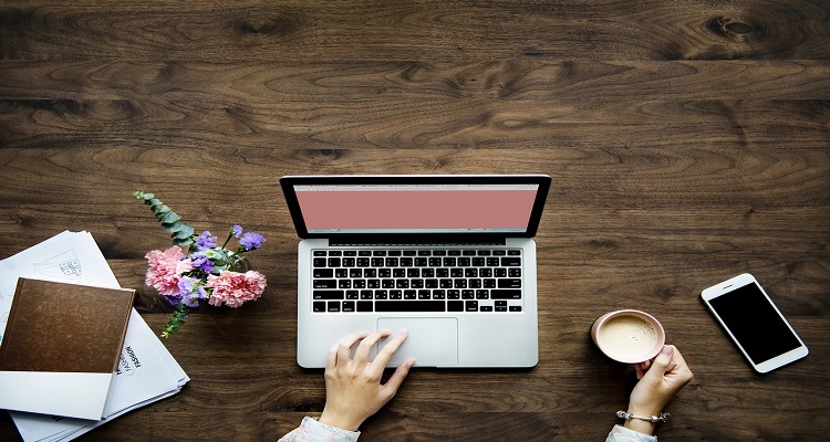 Cách Viết Truyện Tiểu Thuyết Sâu Sắc Hơn 1 nha van viet van bao nhieu nam moi thanh cong 2