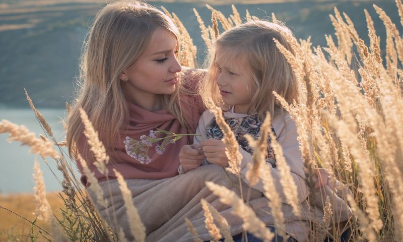 Câu chuyện hay về mẹ và con gái: cau chuyen hay ve me va con gai