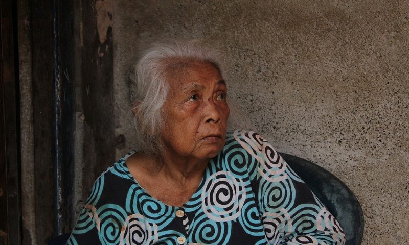 Khi mẹ làm người giúp việc cho con(Câu chuyện hay về mẹ) 1 khi me lam nguoi giup viec cho con