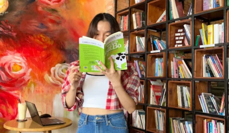 Viết Truyện Online Kiếm Được Bao Nhiêu Tiền? Cách Để Tiếp Thị Truyện Online 1 nhà văn online